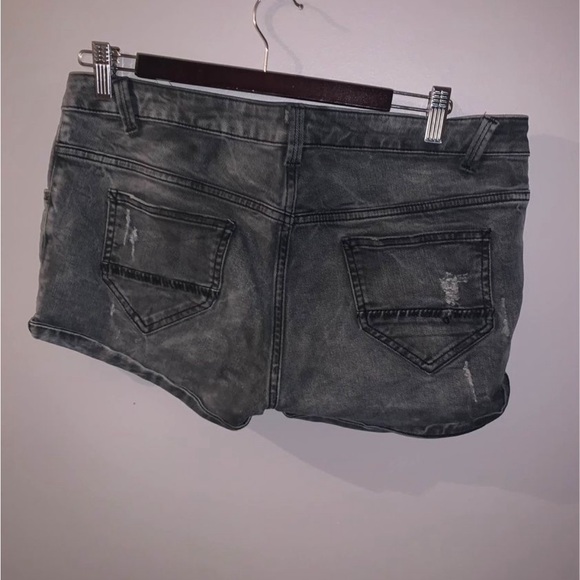 ZARA JEANS SHORTS - Picture 2 of 2